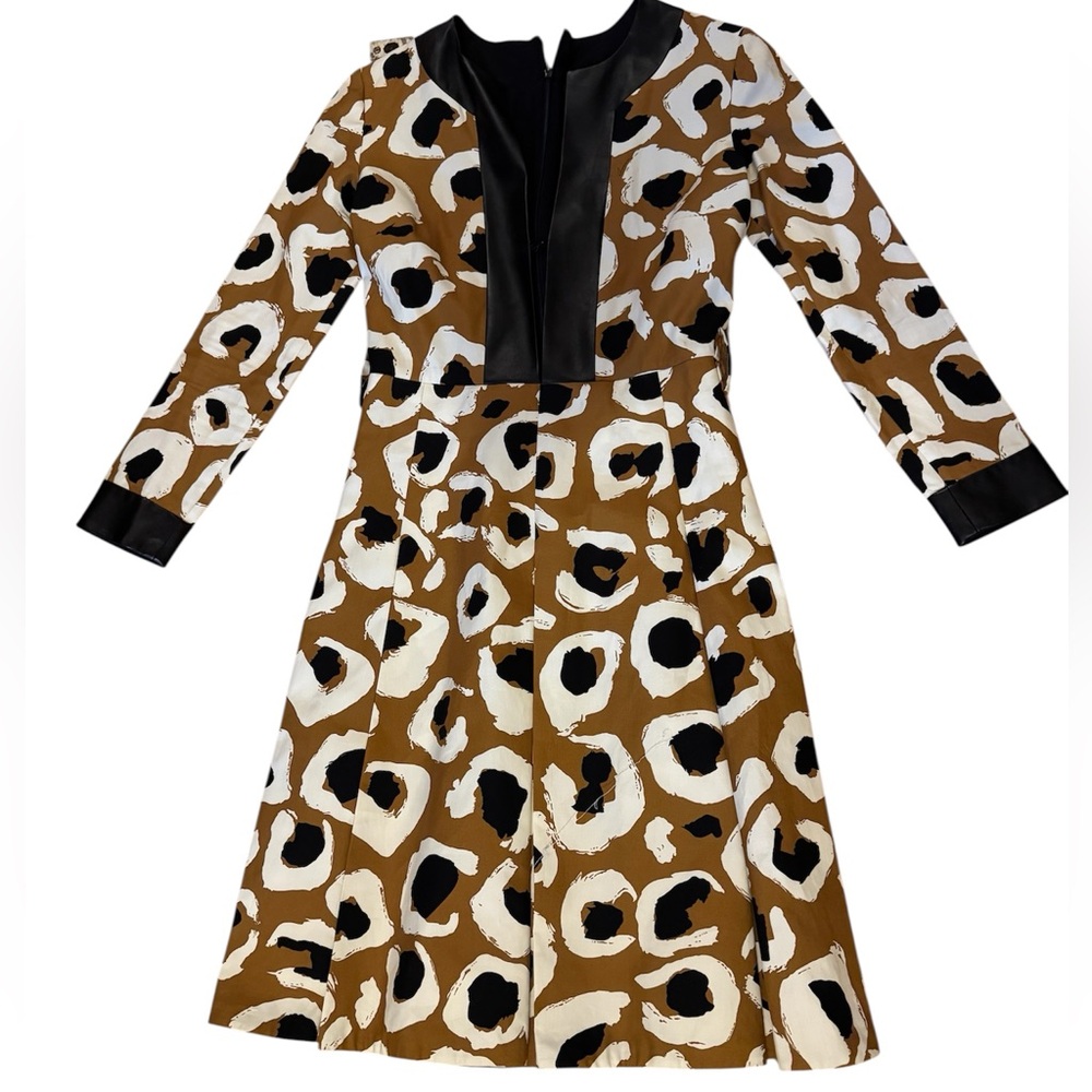 Gucci authentic size 38 Tan and Brown Fit and Flare Dress with Plunge Neckline